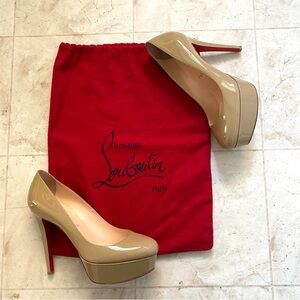 $875 Christian Louboutin Made in Italy Bianca Tan Patent Leather Pump Heels 7/37